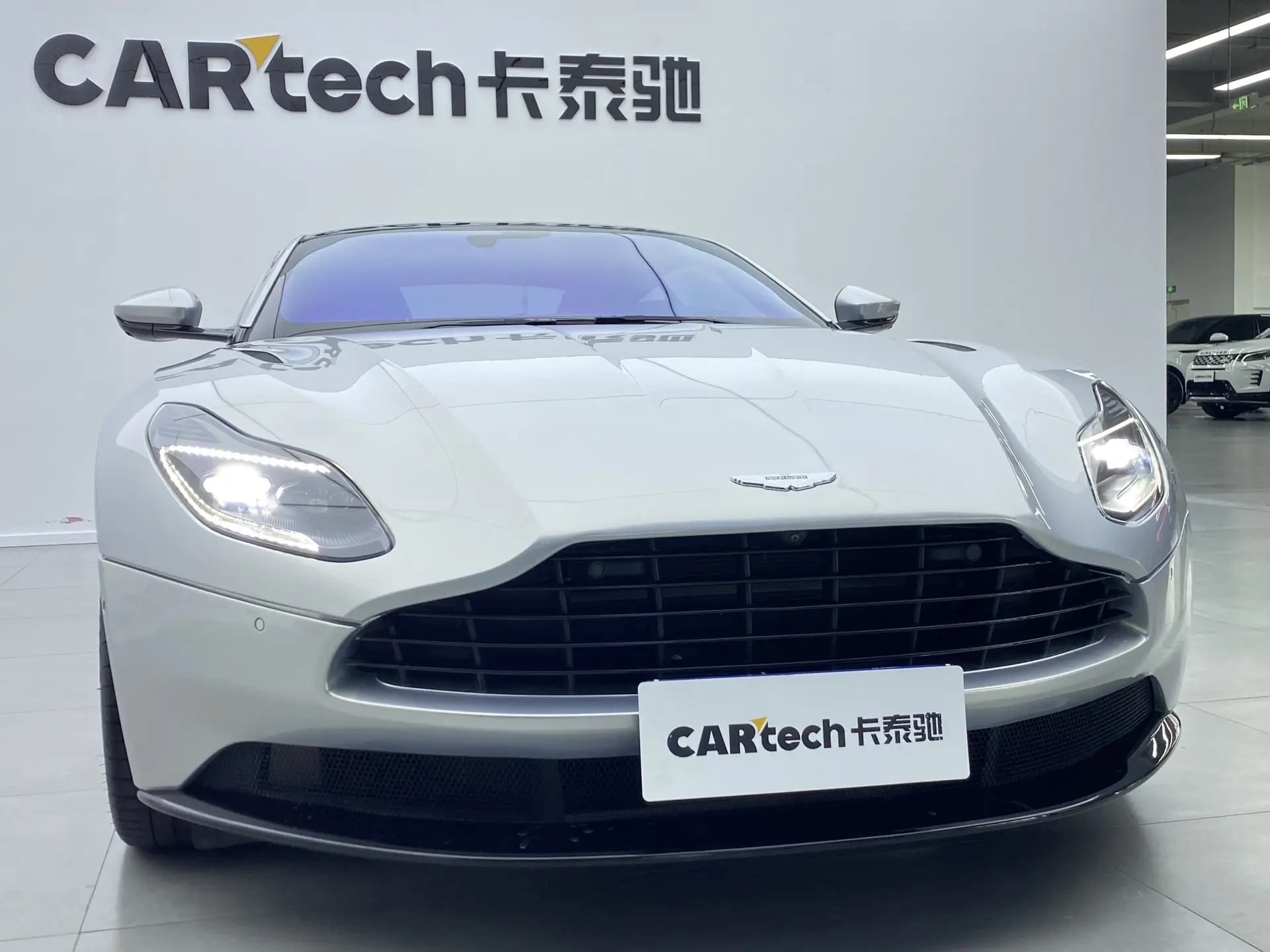 Aston Martin DB11, 2018 25