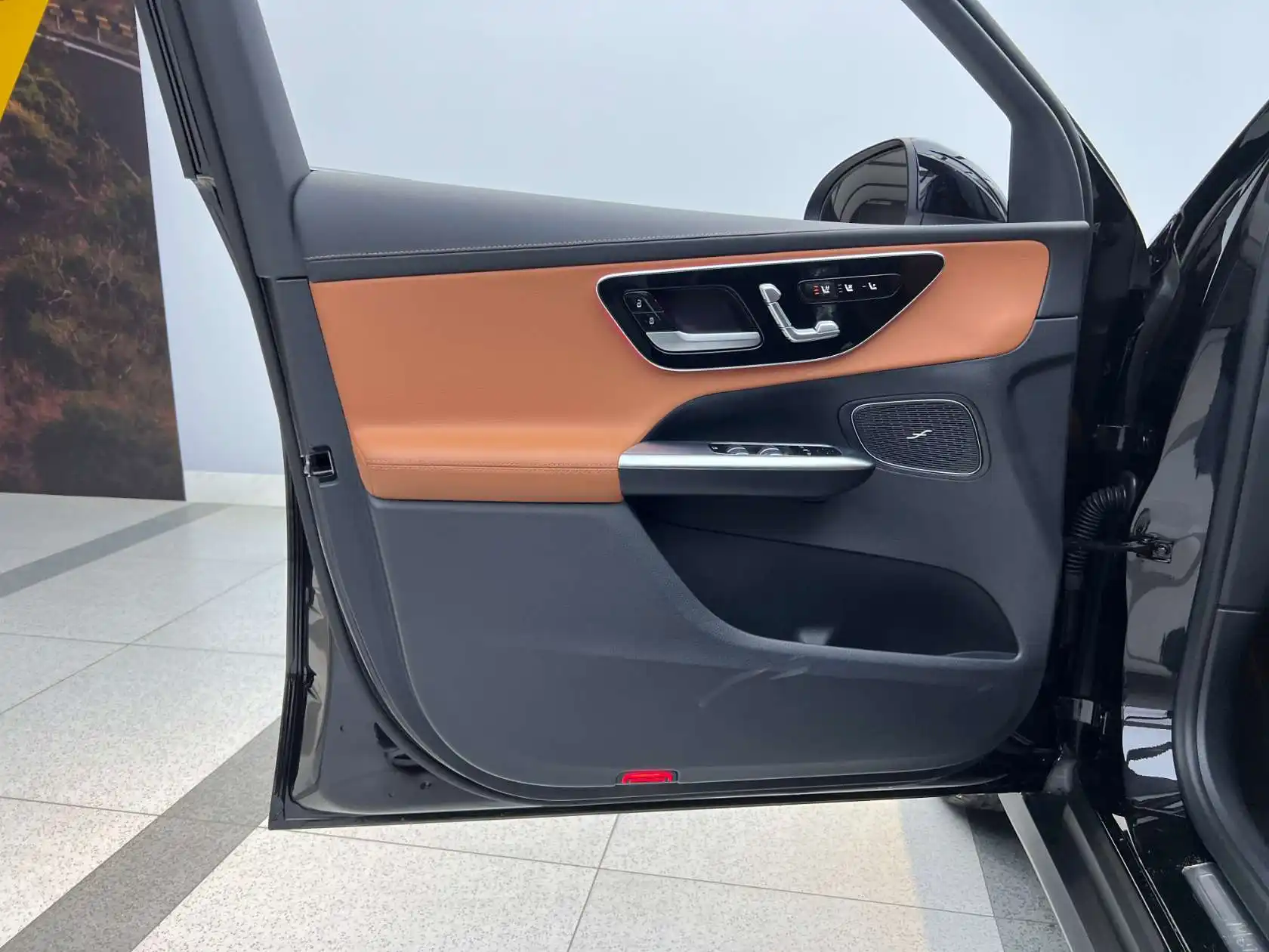 Mercedes-Benz GLC 260 L, 2025 10