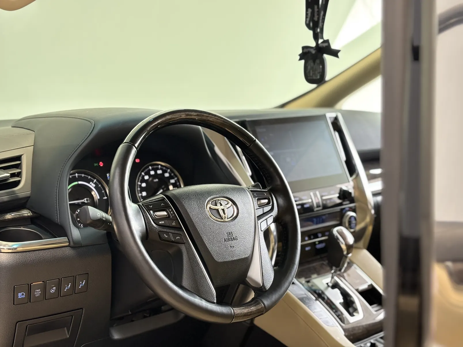 Toyota Vellfire, 2021 23