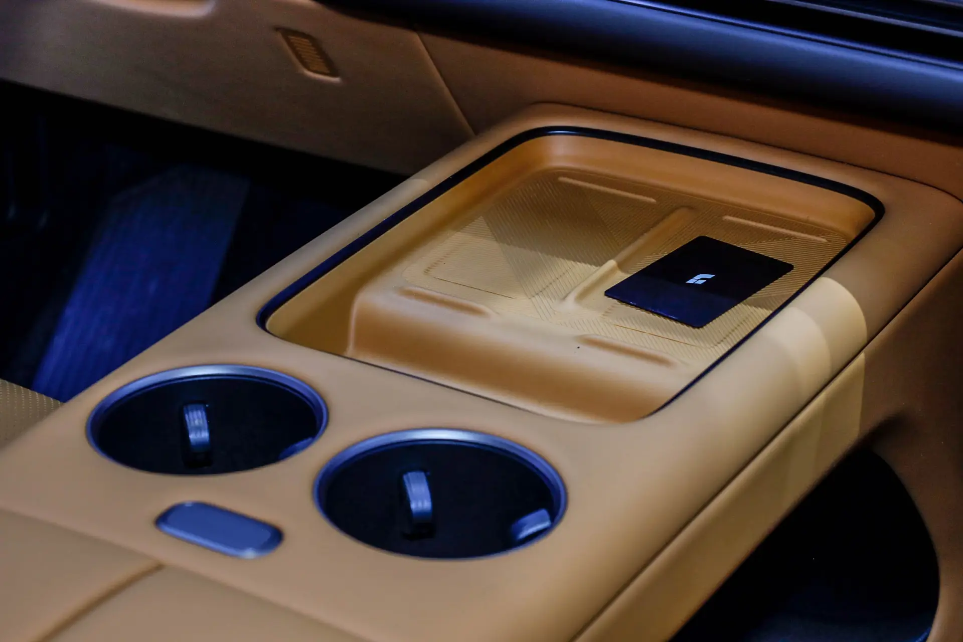 Li Auto i8, 2025 24