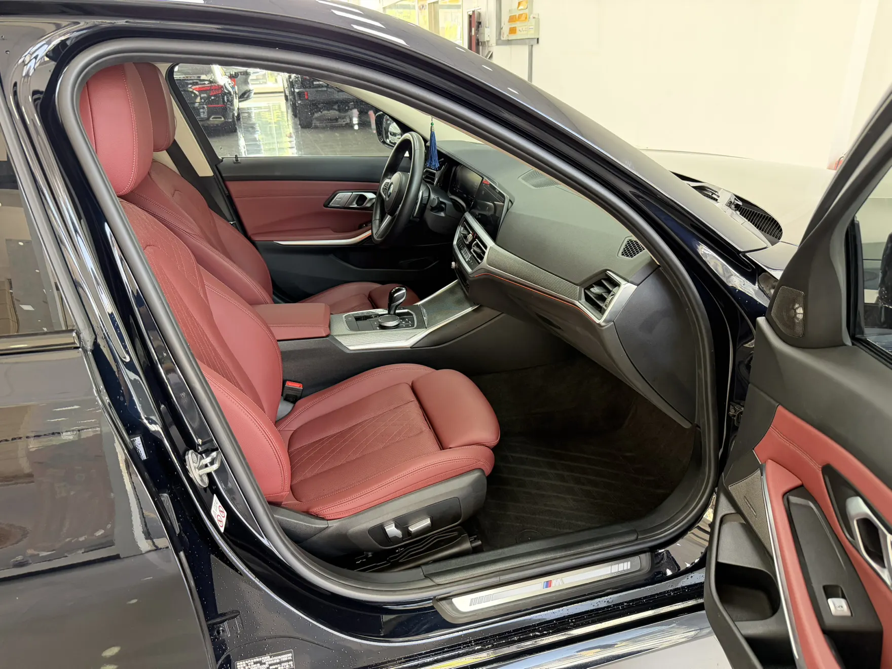 BMW 325Li, 2022 14