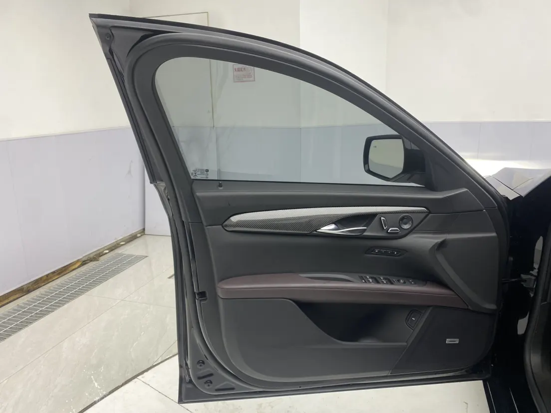 Cadillac CT6, 2023 26