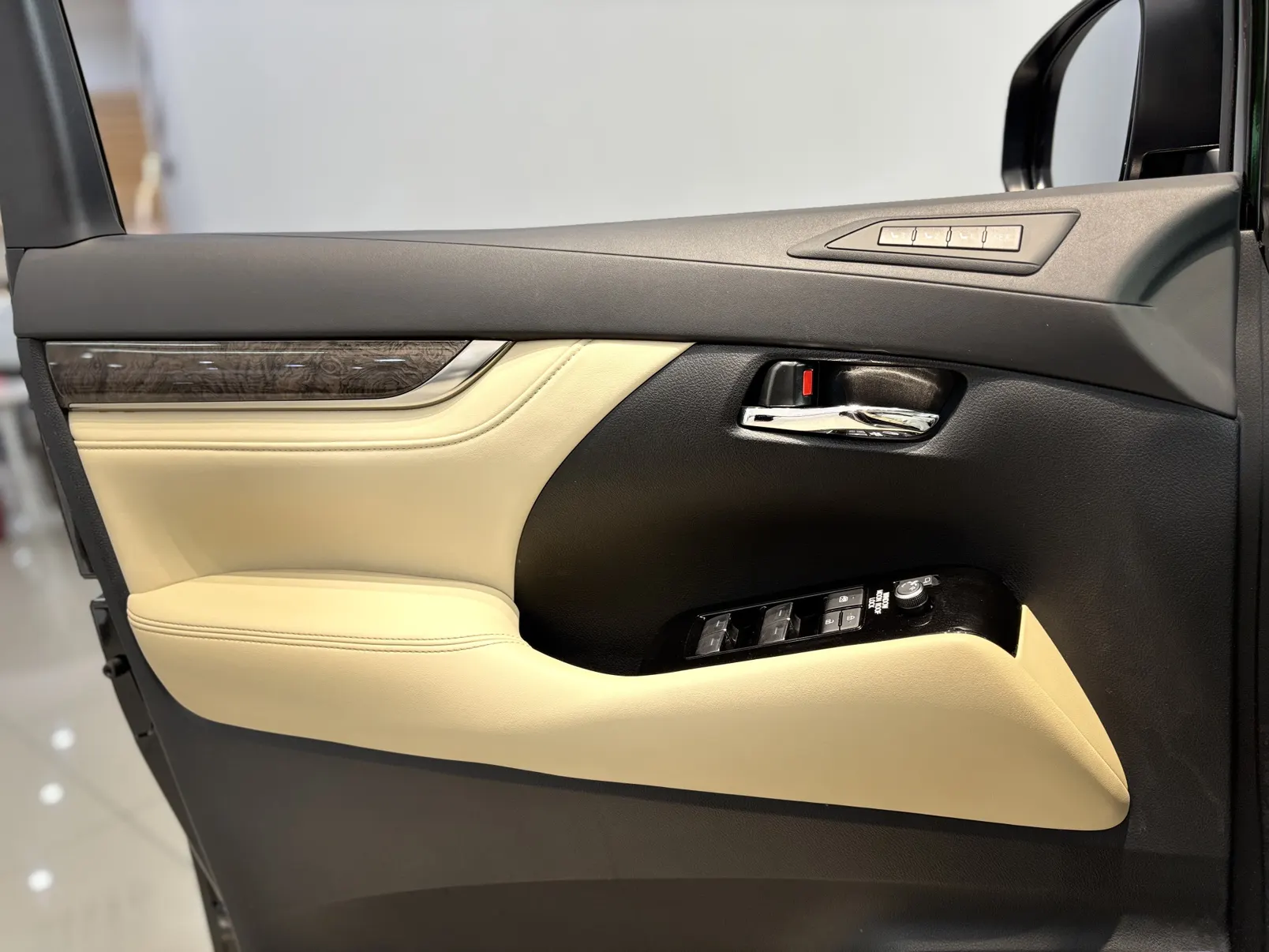Toyota Vellfire, 2021 21