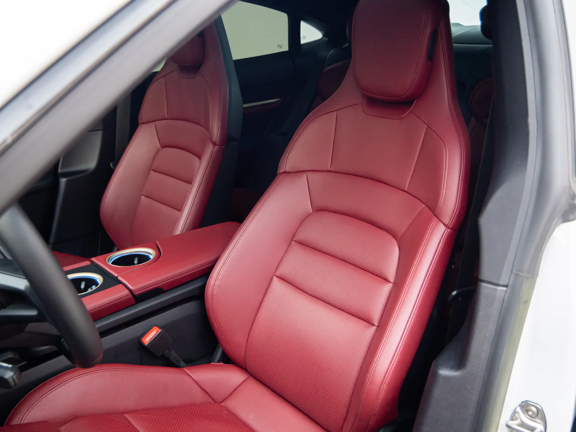 Porsche Taycan, 2024 13