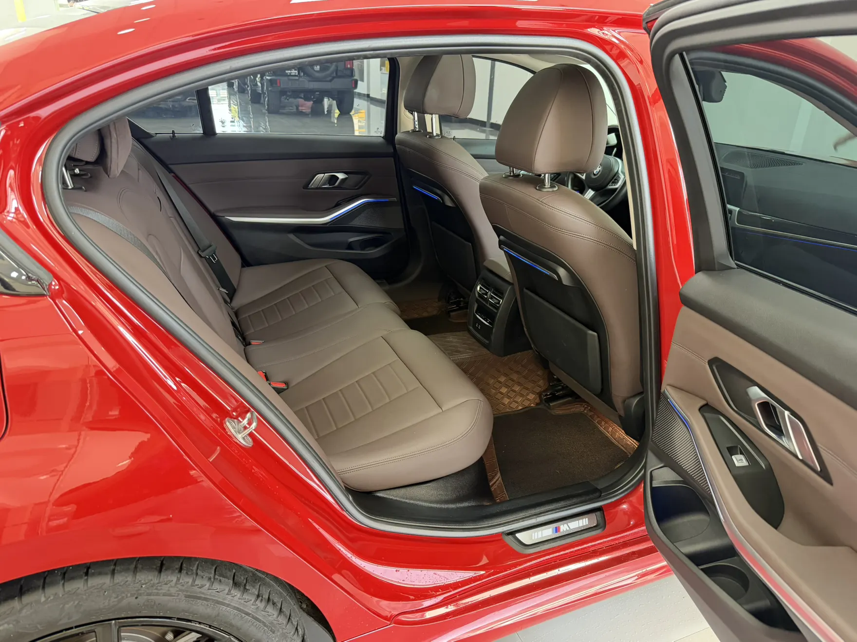 BMW 325Li, 2021 15