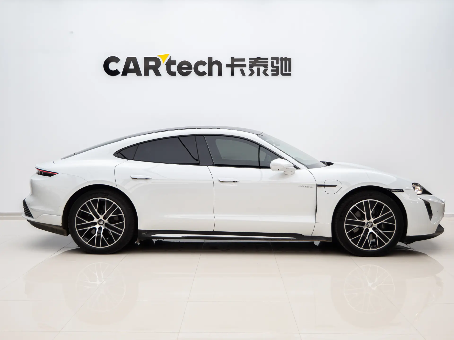 Porsche Taycan, 2024 3