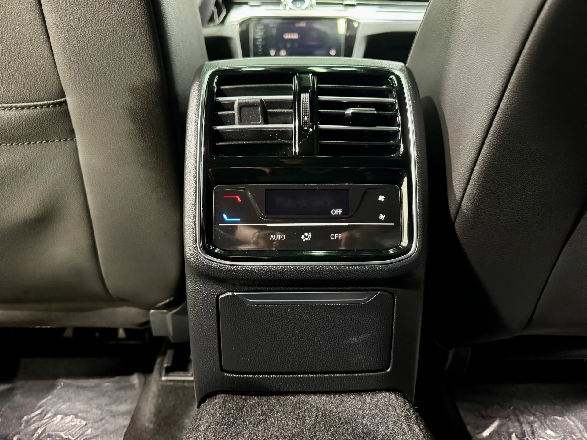 Volkswagen CC, 2020 19