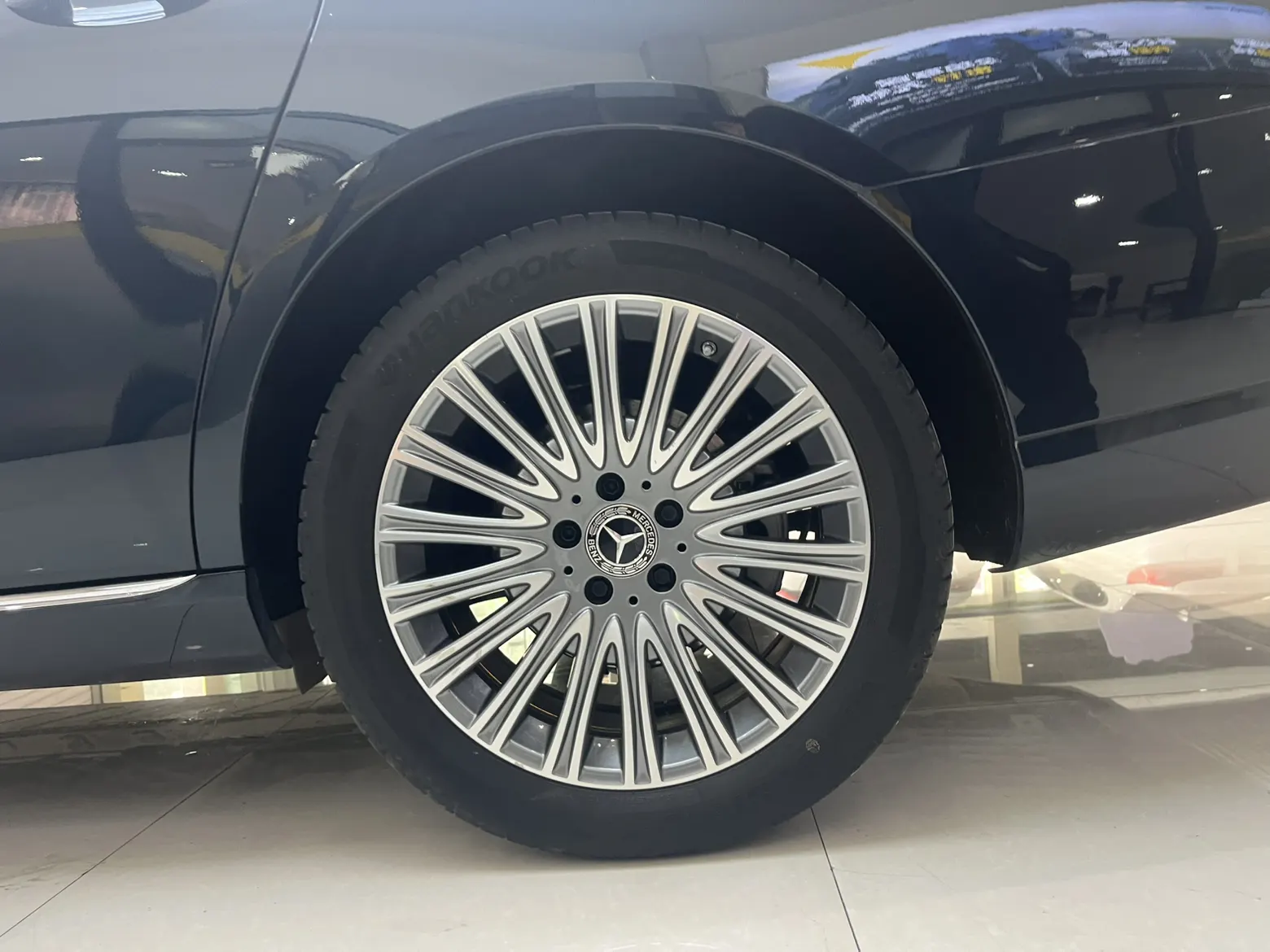 Mercedes-Benz E 300 L, 2024 8