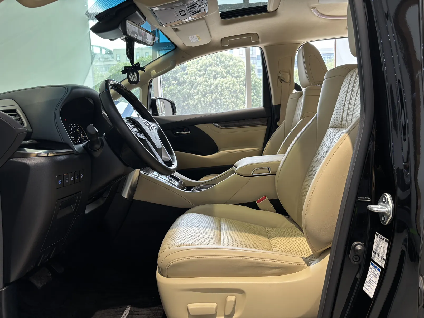 Toyota Vellfire, 2021 15