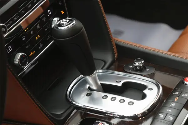 Bentley Flying Spur, 2014 12