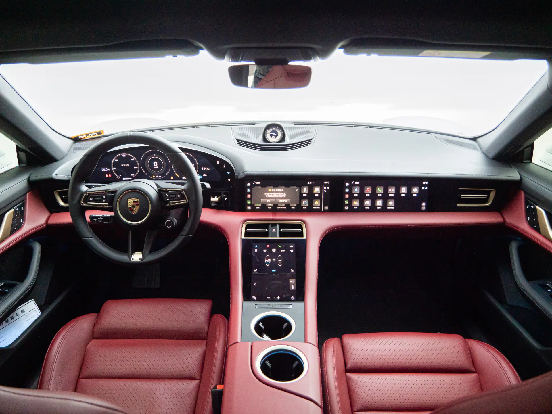 Porsche Taycan, 2024 10