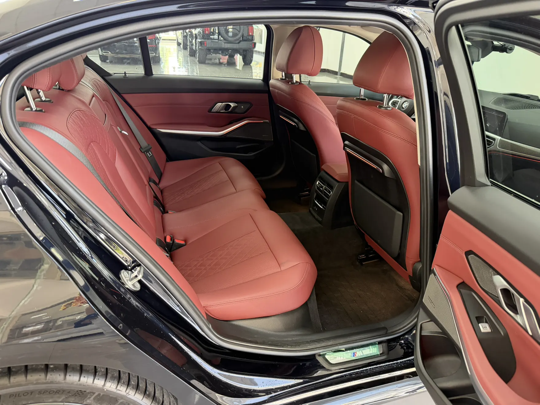 BMW 325Li, 2022 15