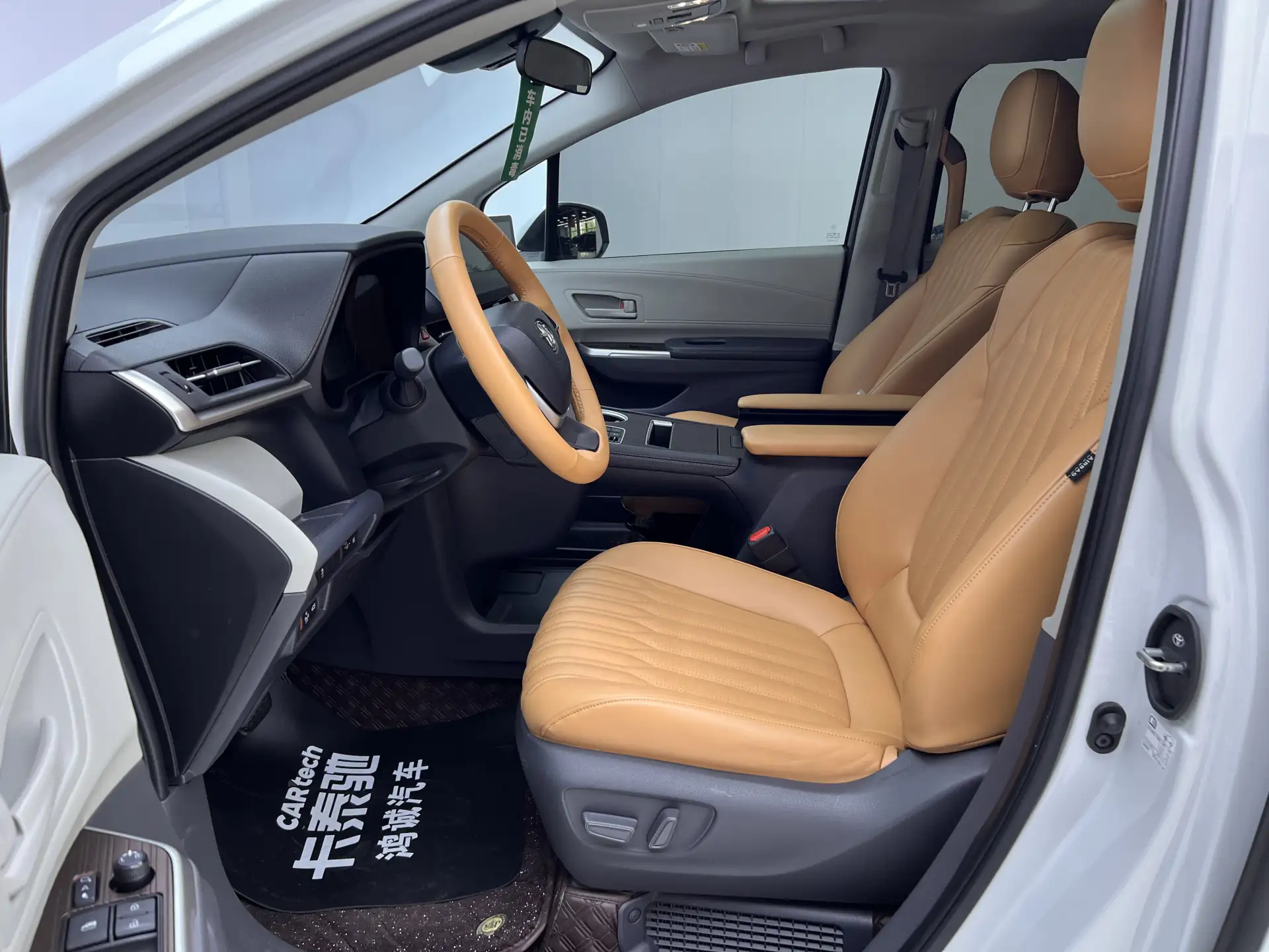 Toyota Sienna, 2023 18
