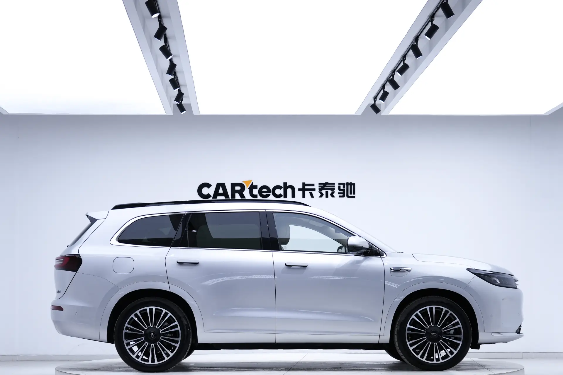 AITO M7, 2024 4