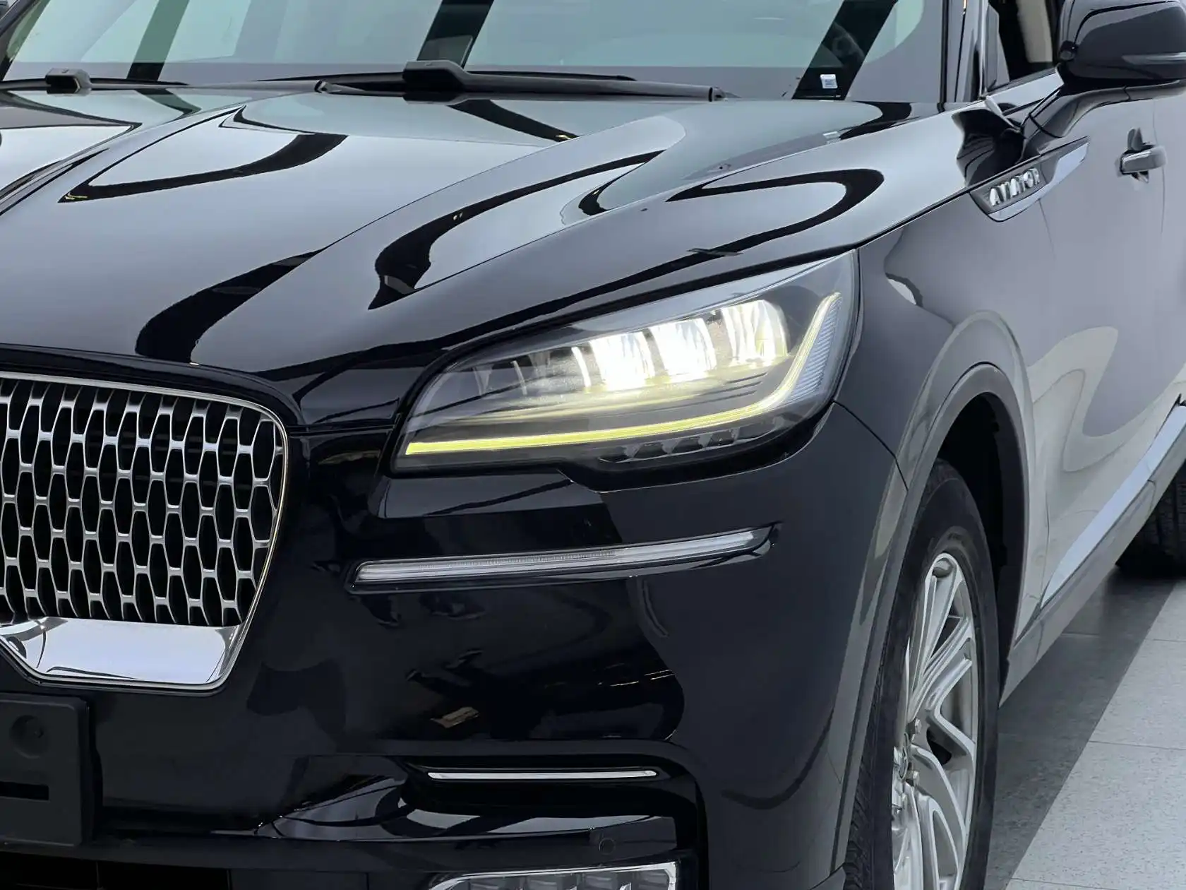 Lincoln Aviator, 2022 все фото