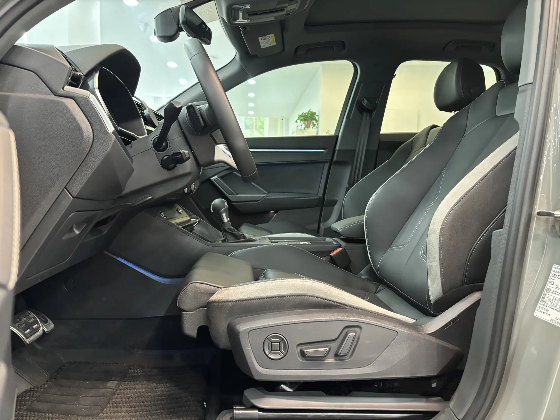 Audi Q3 40 TFSI, 2024 10