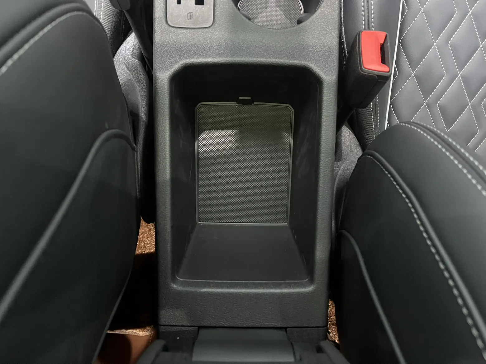 Audi Flying Spur, 2025 18