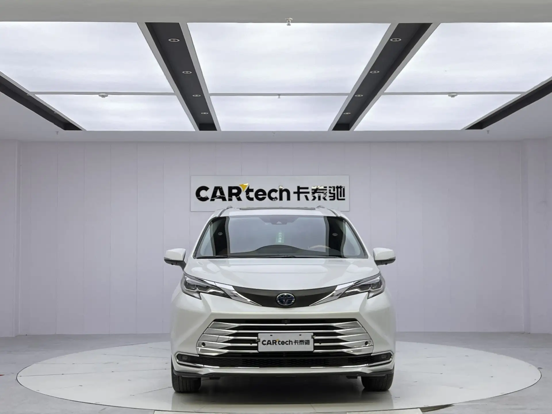 Toyota Sienna, 2023 3