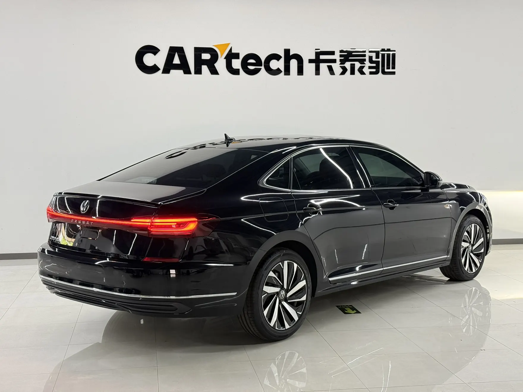 Volkswagen Passat, 2025 4