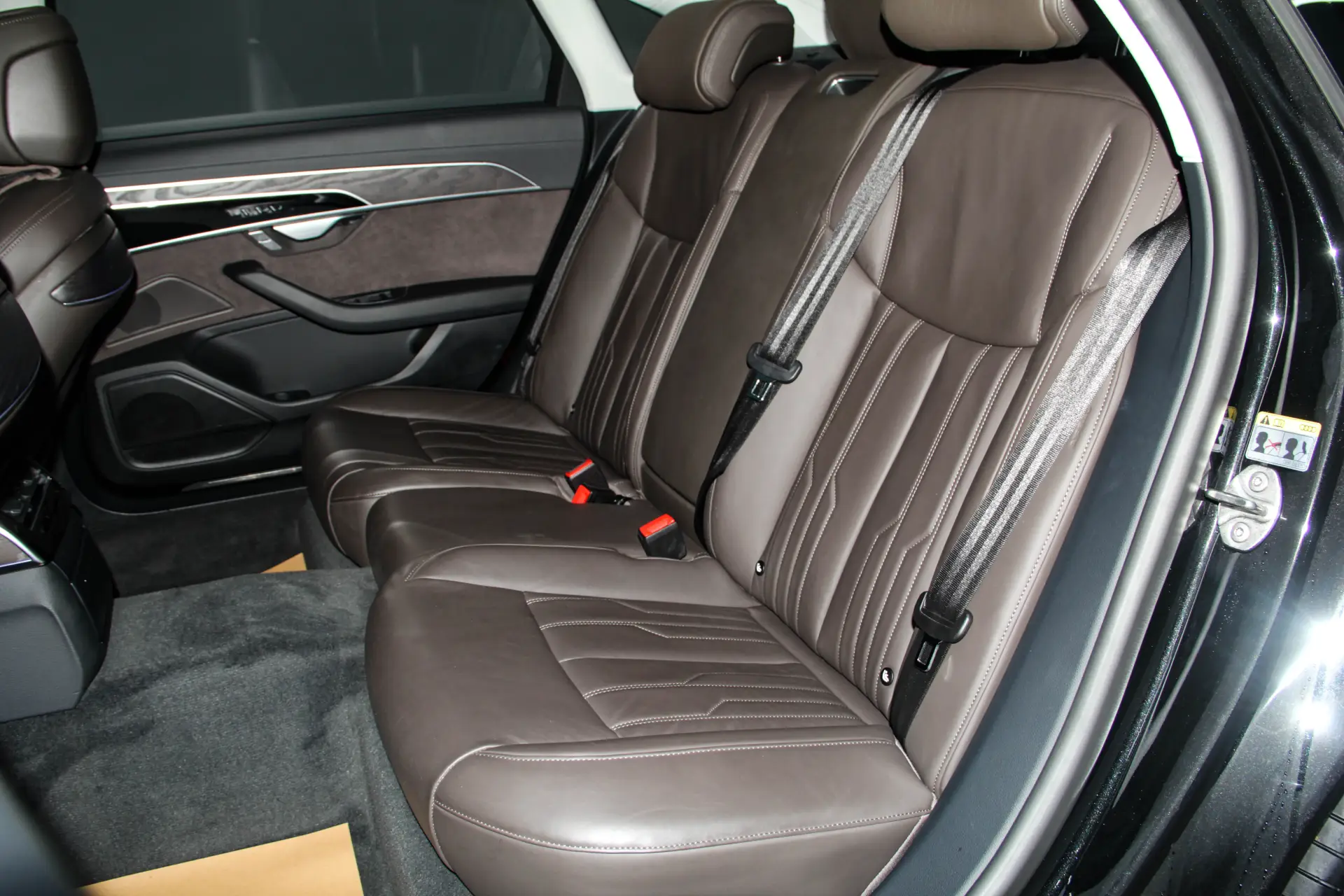 Audi A8L 45 TFSI, 2024 20