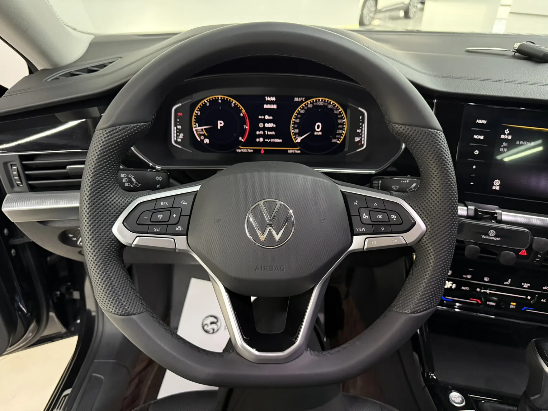 Volkswagen Passat, 2025 9
