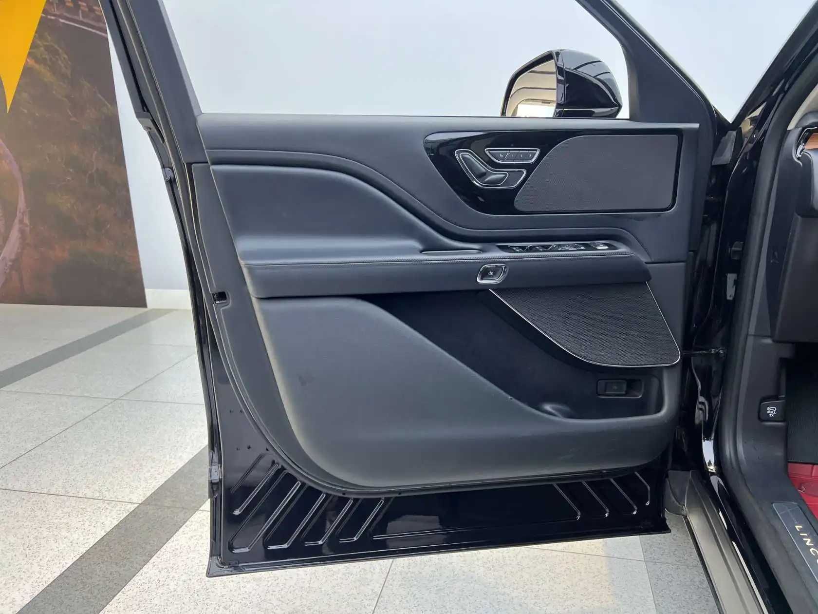 Lincoln Aviator, 2022 11