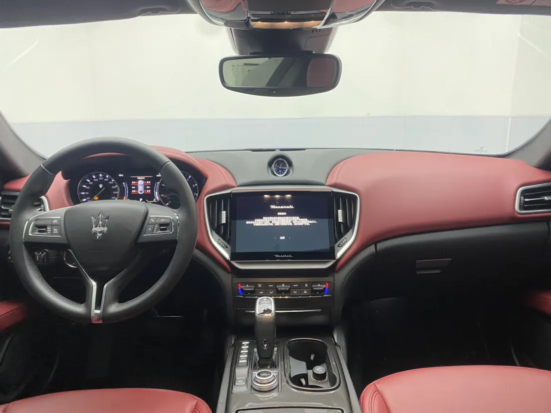 Maserati Ghibli, 2022 13