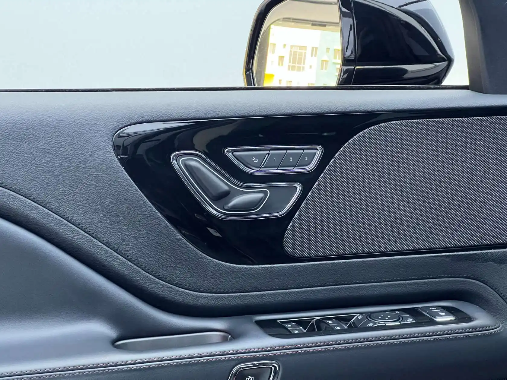 Lincoln Aviator, 2022 12