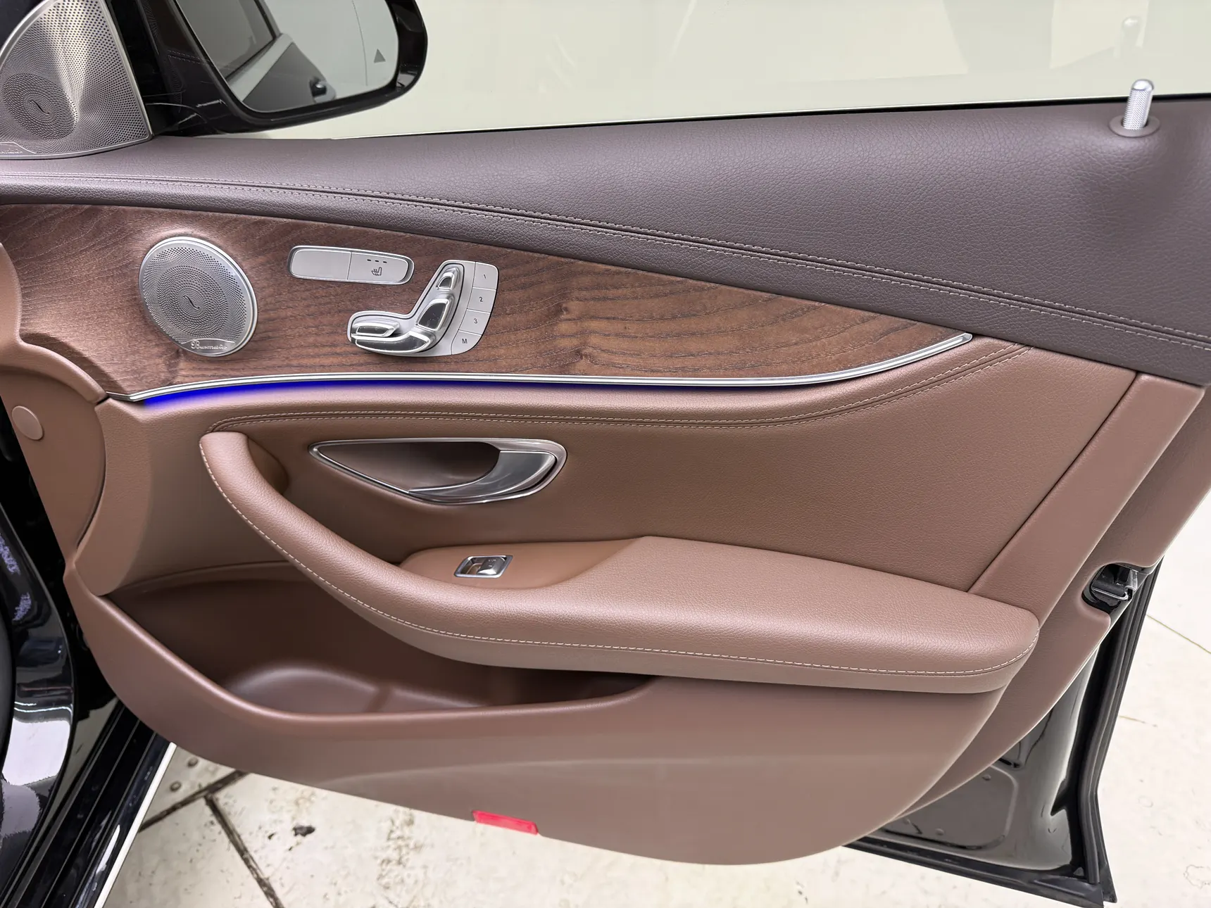 Mercedes-Benz E 300 L, 2021 13