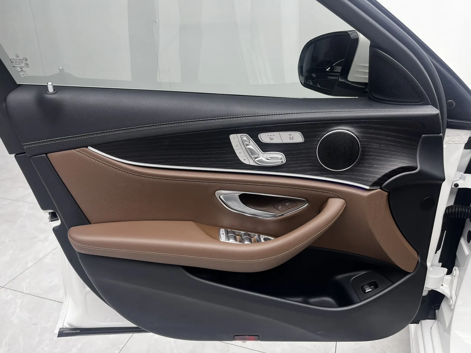 Mercedes-Benz E 300 L, 2020 11