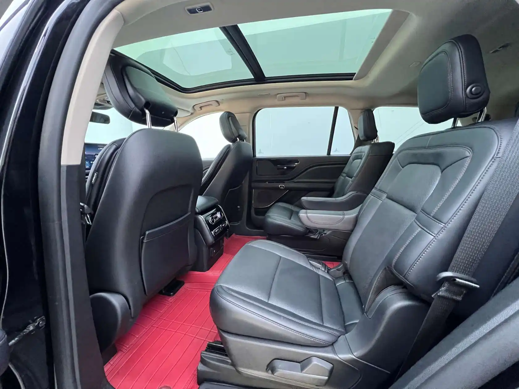 Lincoln Aviator, 2022 13