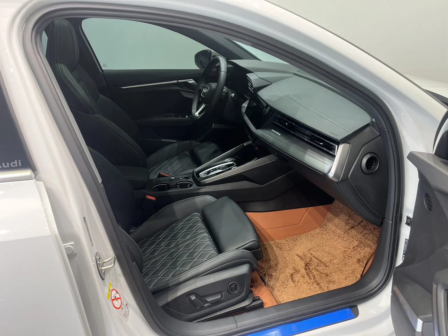 Audi Flying Spur, 2025 14