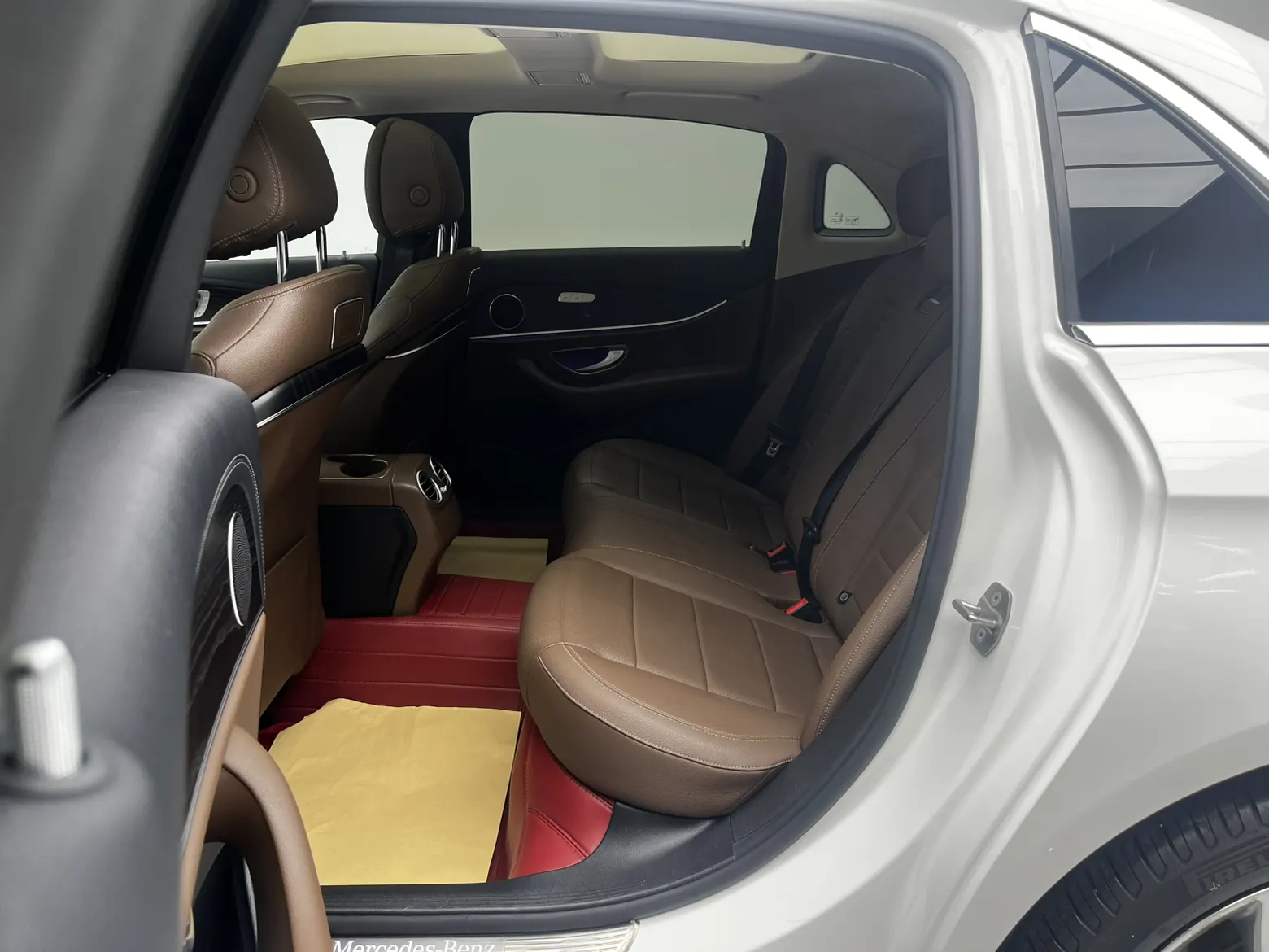 Mercedes-Benz E 300 L, 2020 14