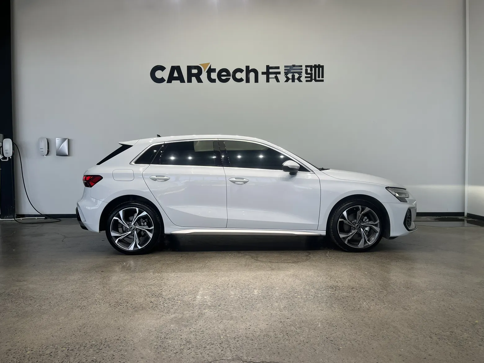Audi Flying Spur, 2025 4