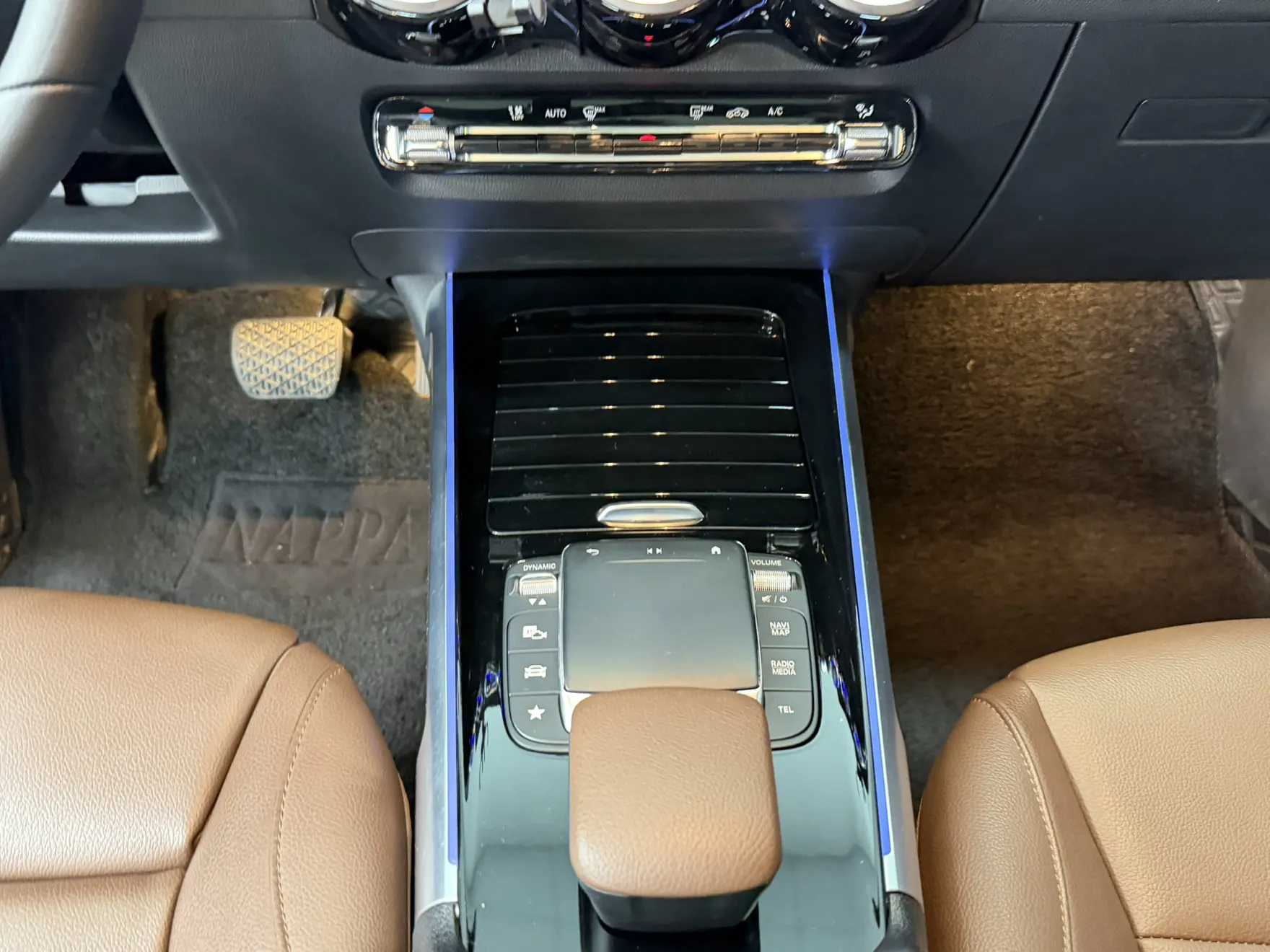 Mercedes-Benz GLB, 2023 16