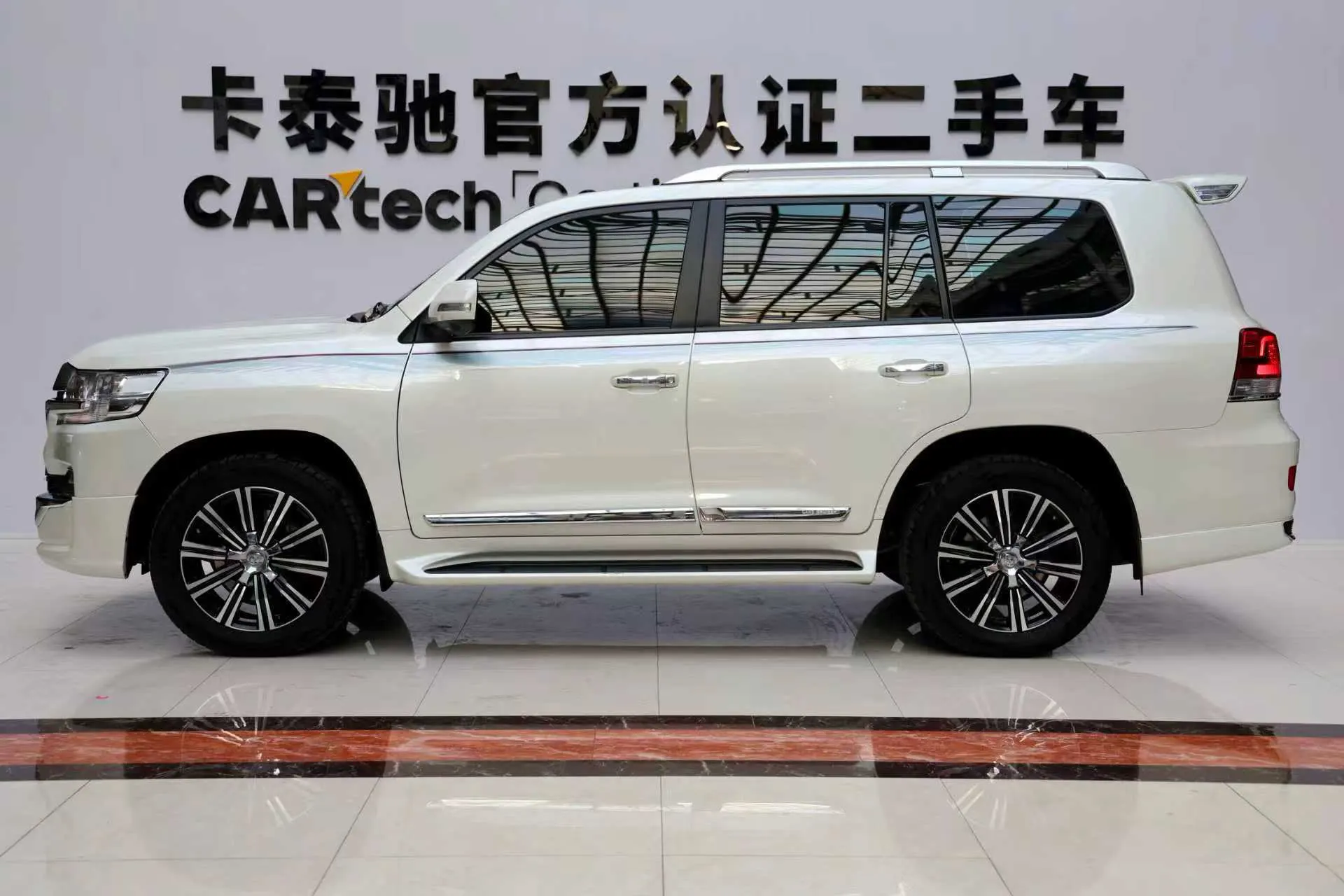 Toyota Land Cruiser, 2019 8