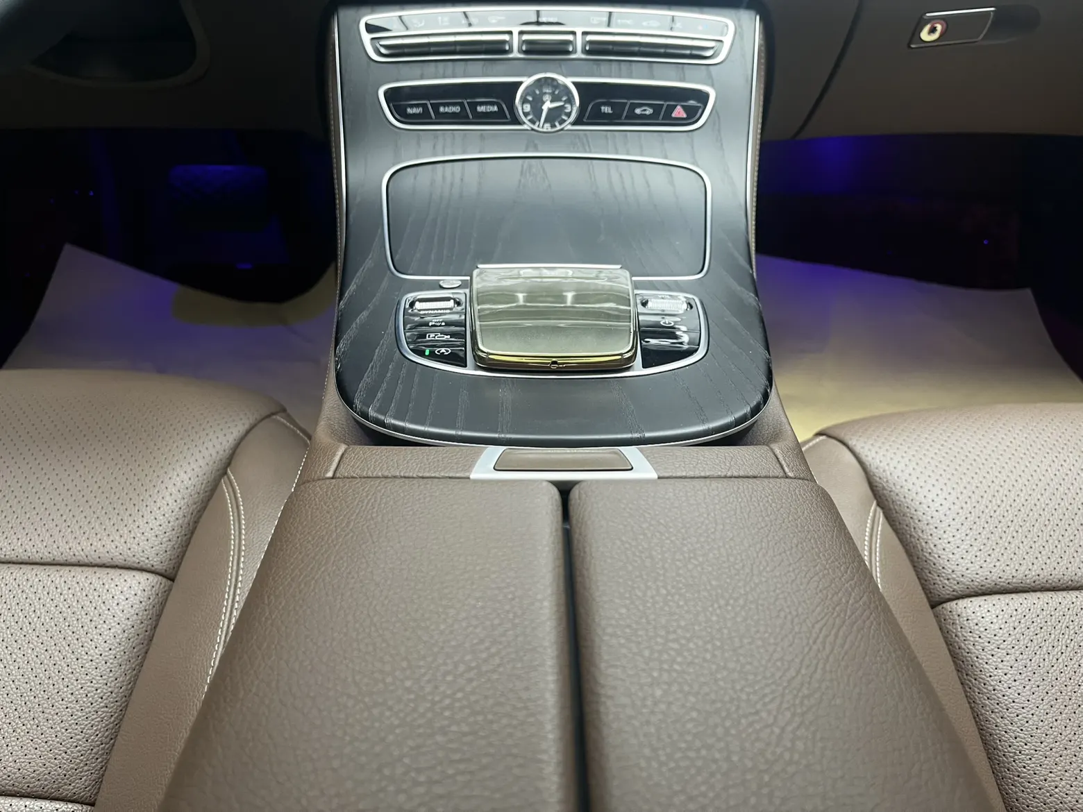 Mercedes-Benz E 300 L, 2020 15