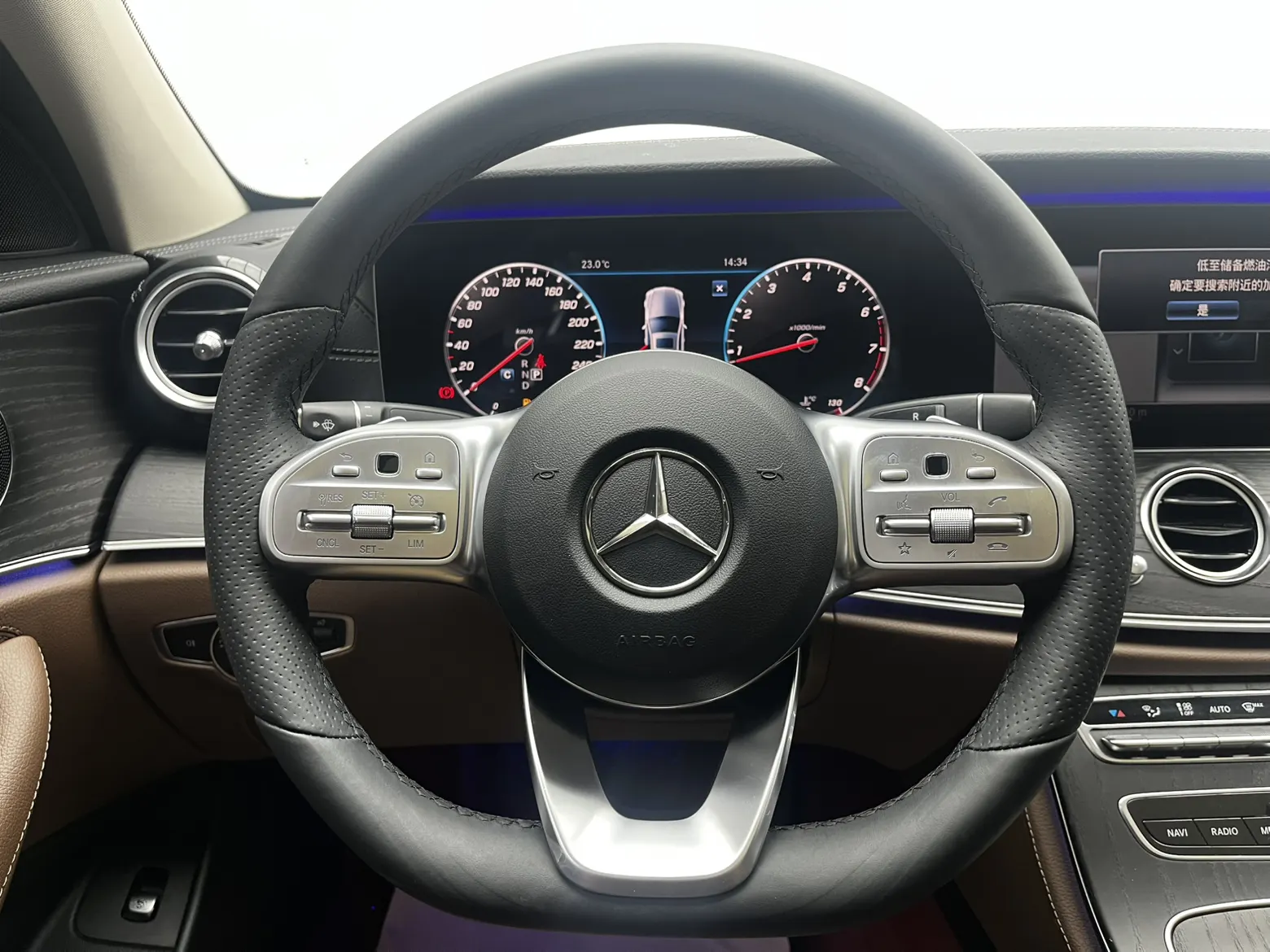 Mercedes-Benz E 300 L, 2020 9