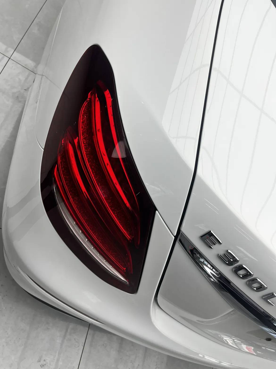 Mercedes-Benz E 300 L, 2020 6