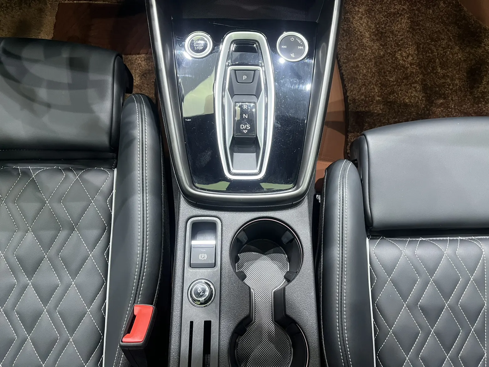 Audi Flying Spur, 2025 16