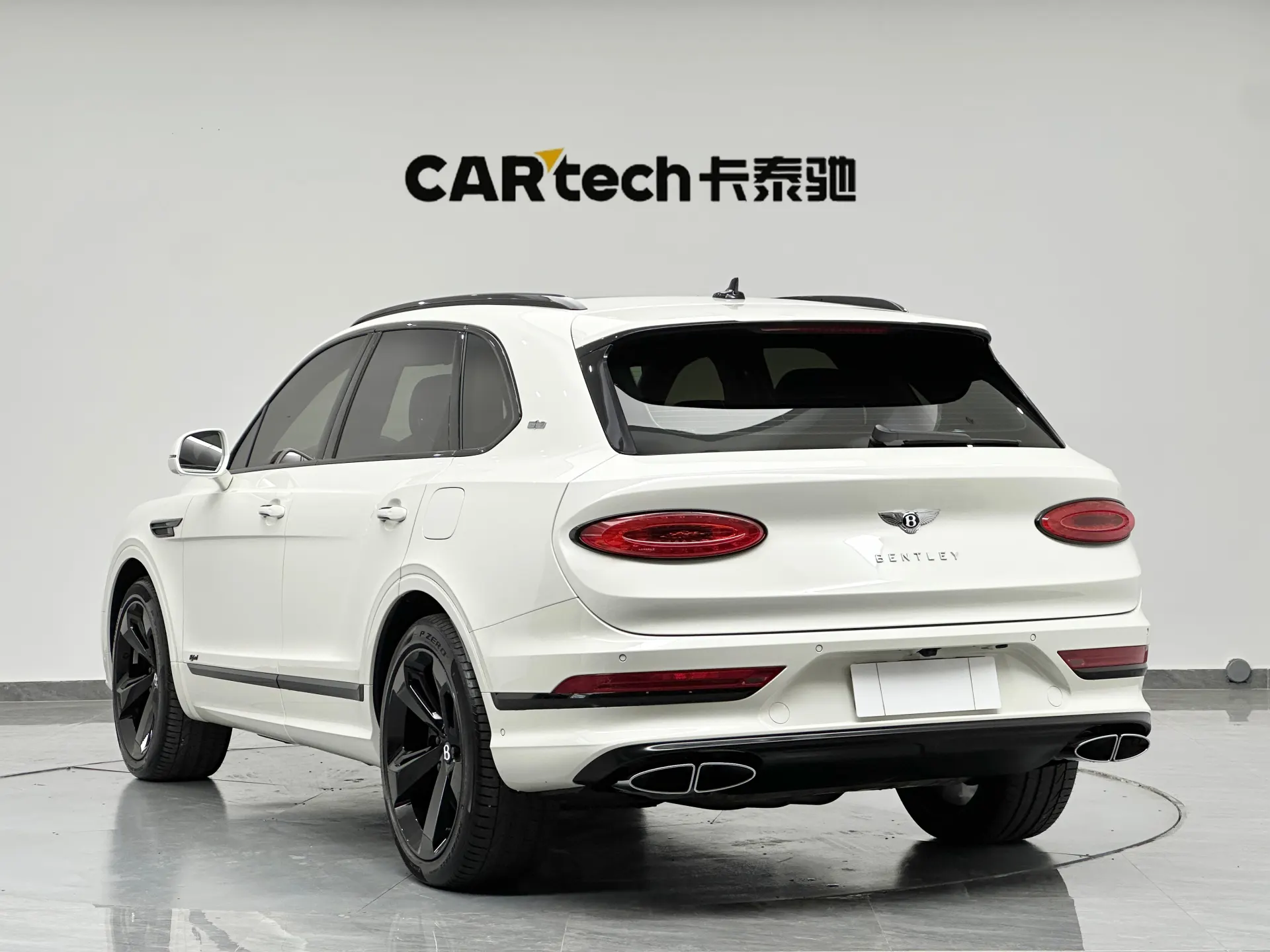 Bentley Bentayga, 2022 6