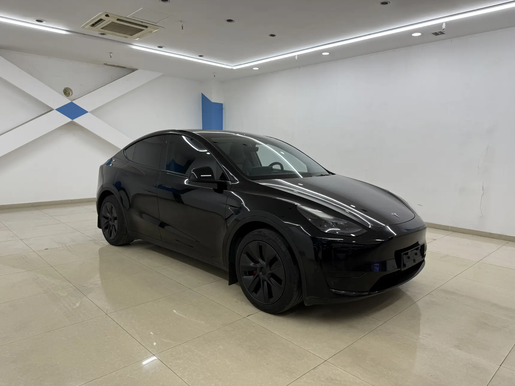 Tesla Model Y, 2023 2