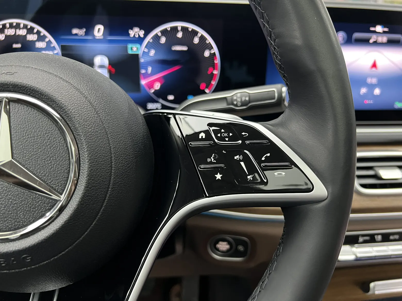 Mercedes-Benz GLE 450 4MATIC, 2024 22