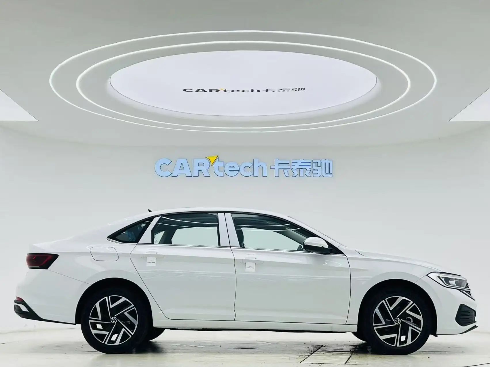 Volkswagen Sagitar, 2025 4