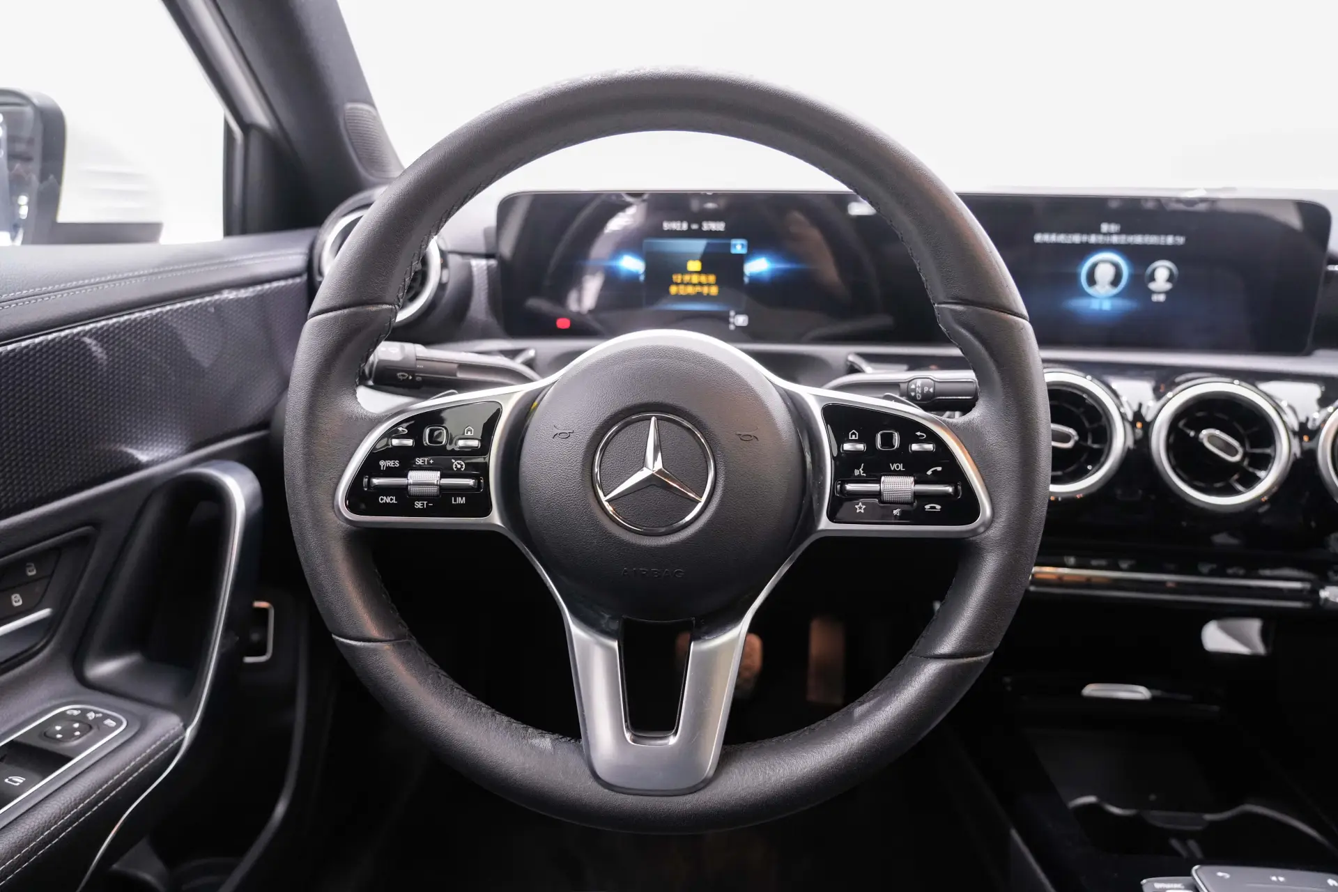 Mercedes-Benz A 200 L, 2022 16