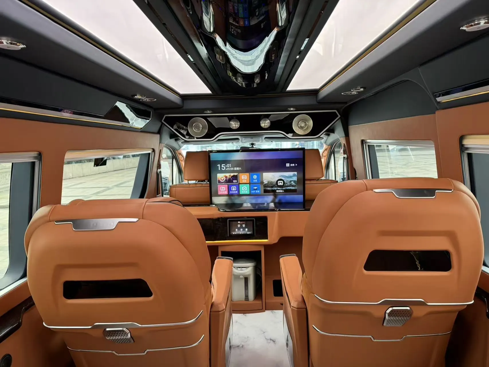 Toyota HiAce, 2023 15