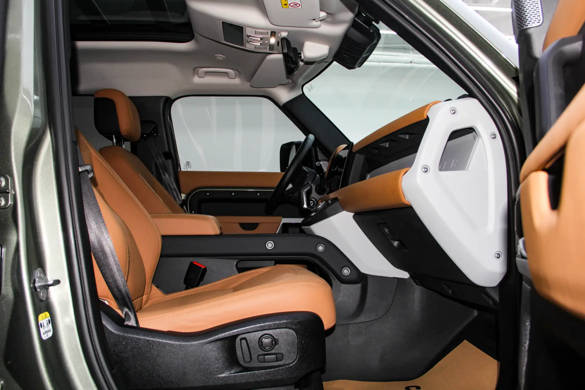 Land Rover Defender, 2023 27