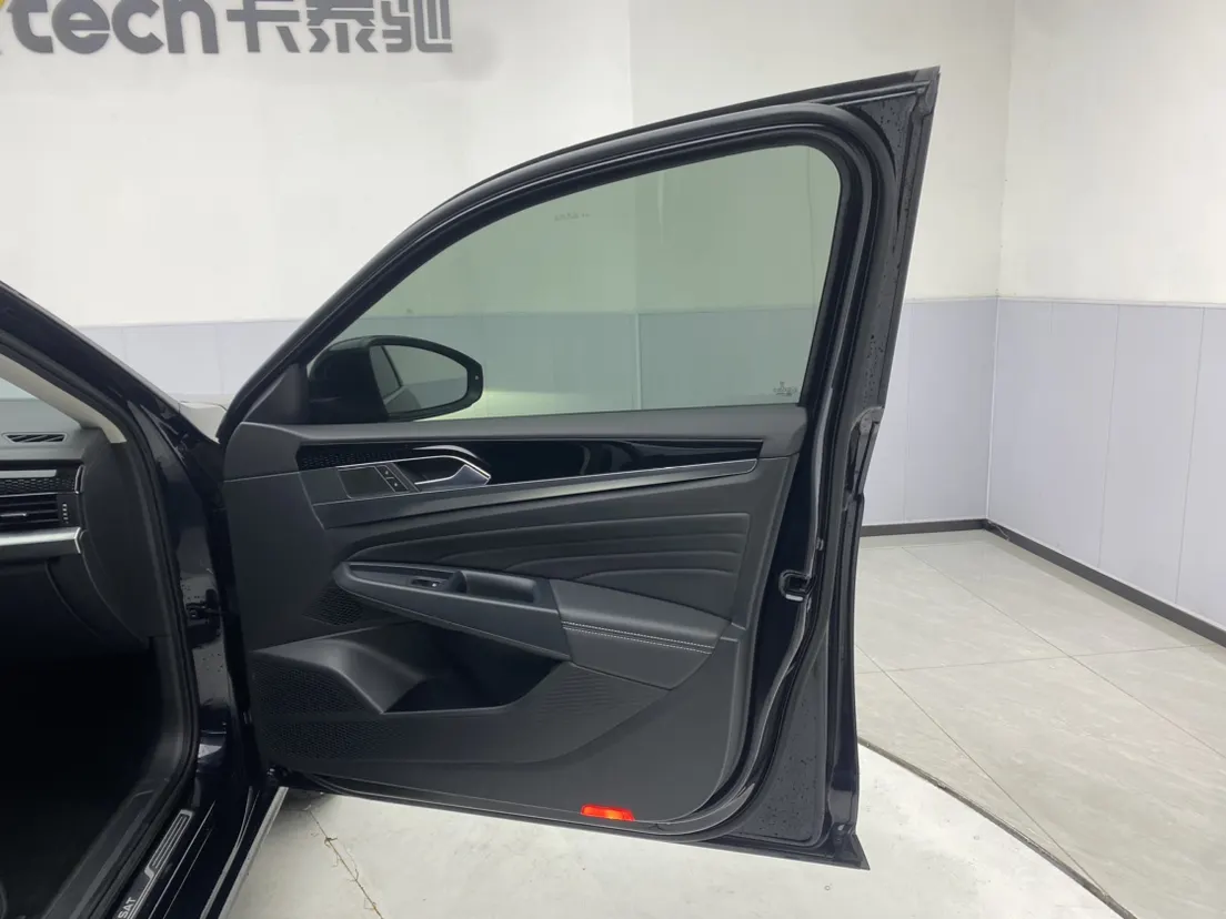 Volkswagen Passat, 2024 25