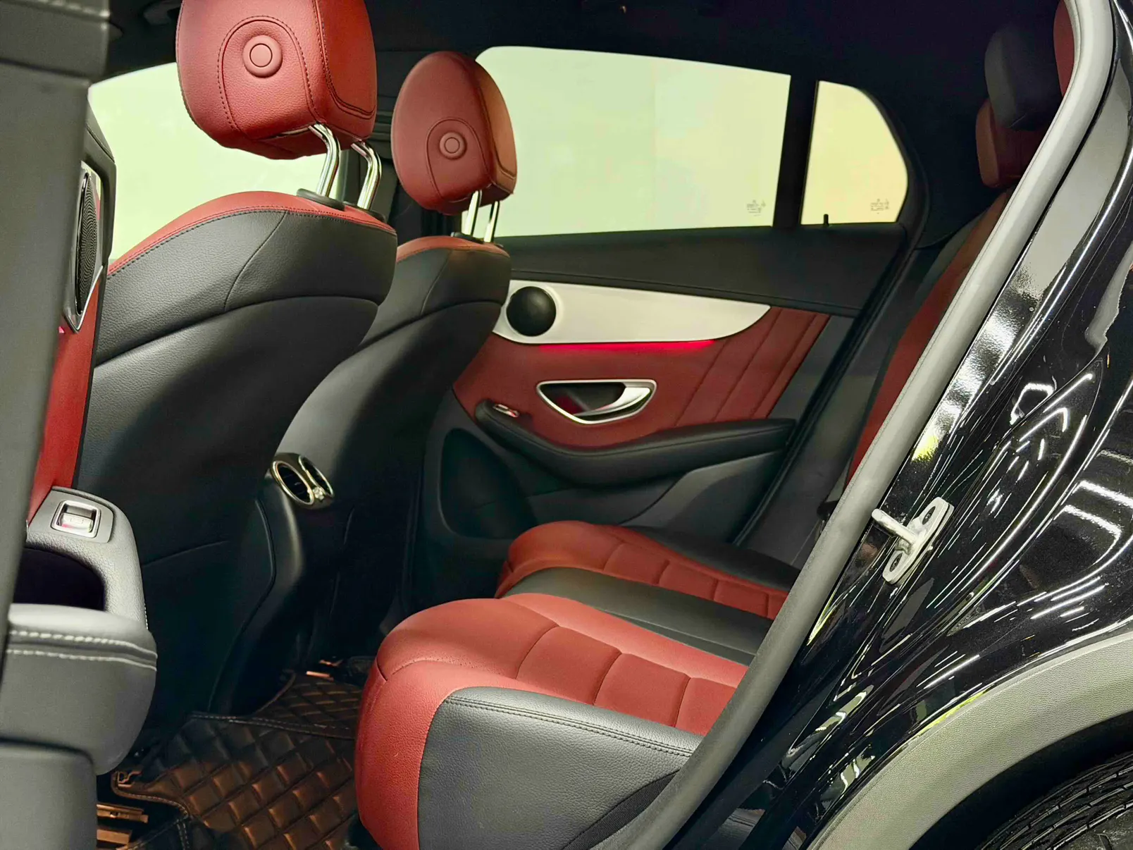 Mercedes-Benz GLC 260 4MATIC, 2023 12