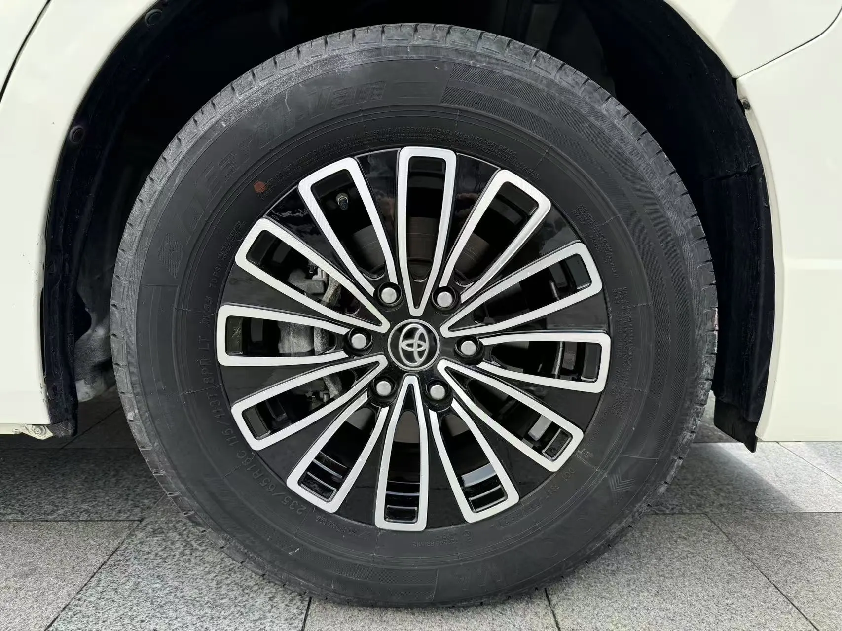 Toyota HiAce, 2023 7